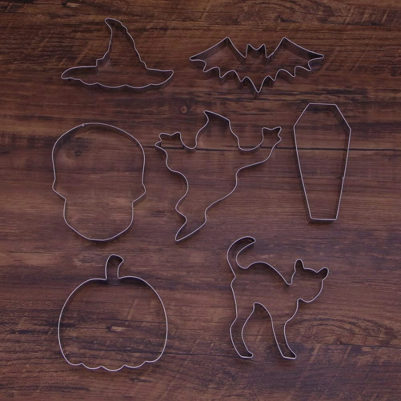 Halloween Pumpkin & Cookie Moulds – 7-Piece Stainless Steel Set